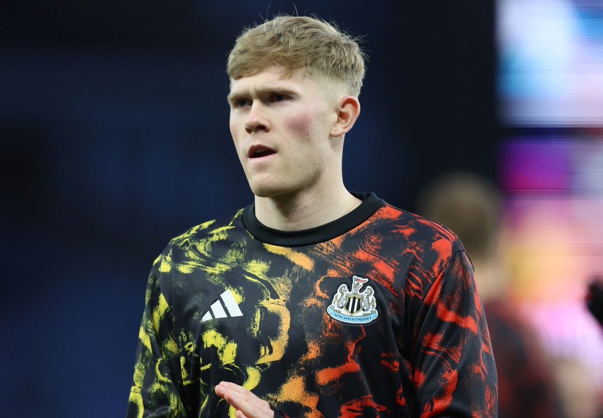 mufcMPB's tweet photo. 🚨 BREAKING:

Manchester United are EXPLORING a move for Lewis Hall! United are WORKING on what a deal could look like for the player. #MUFC [@DanyalHKhan] https://t.co/ADAAK65l7c