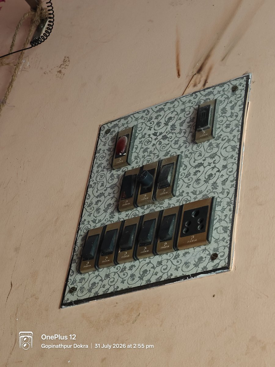 Alone_Tazeem's tweet photo. @BiharEnergy @SEVA_NBPDCL Your team is repeatedly updating that the power supply has been restored, but there is still no electricity in my area. Kindly do not mark the complaint as resolved until the supply is actually restored
Please verify the feeder/transformer status and restore the power immediately https://t.co/8RqzpQJCcU