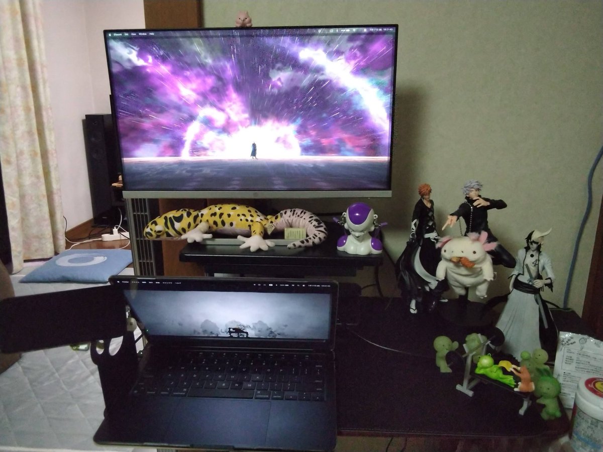 ownpacedocument's tweet photo. 使ってるモニターとパソコンを正面にしたくて、今月はAmazonのプライムデーがあったからちょうどいい高さのモニタースタンドを買い、模様替え💻いい感じ🤩

 #プライムデー https://t.co/x2KTl59UWL