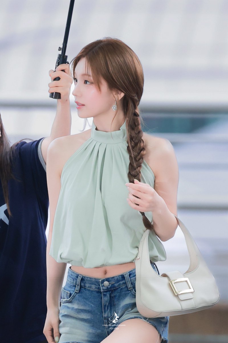 Phillia_0526's tweet photo. 2026.07.20 👀❗️
#ITZY #있지 #YEJI #예지 https://t.co/SWBcVM1lUy