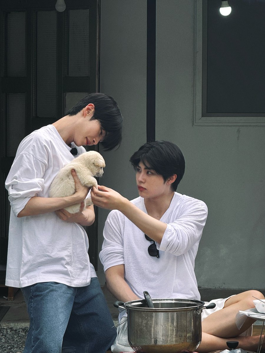 shbin_code's tweet photo. 260731 zerobaseone instagram update (3/5)
#SUNGHANBIN #성한빈 
#ZEROBASEONE #ZB1 #제로베이스원 @ZB1_official 

“It was summer☀️”

🔗 https://t.co/Y7H5tvaeV7 https://t.co/ysZbmemJGu