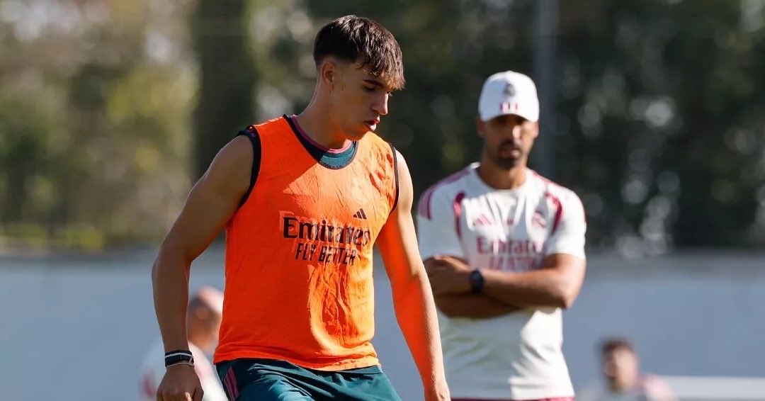 EditionMerengue's tweet photo. 13h après le communiqué officiel, Carlos Espi est déjà à l’entraînement avec le Real Madrid 🤣 https://t.co/CwxGJR3tb6