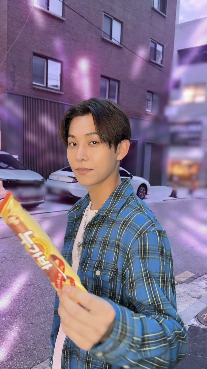 terjemahinRYUL's tweet photo. College heartthrob 🫶🏼 https://t.co/9wLcTFZQYo