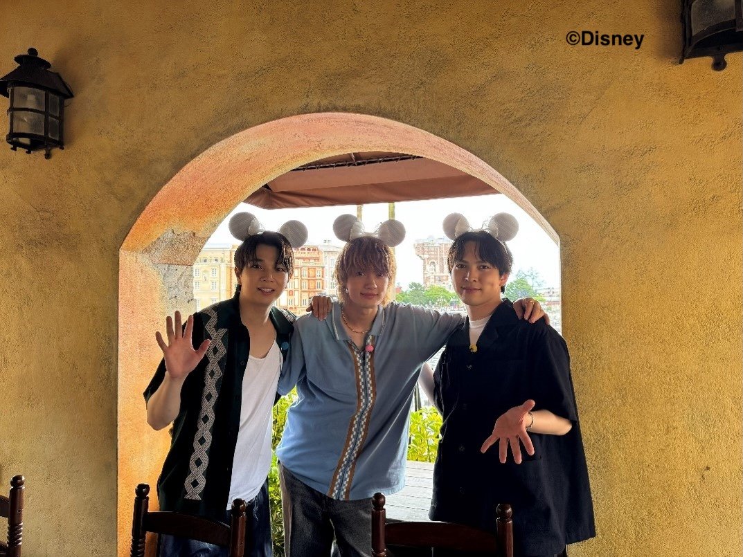 hirunandes_4ntv's tweet photo. 🌼８/３(月)のヒルナンデスは🌼

シーズンレギュラー：#超特急 #カイ💙 #アロハ🩵
VTRゲスト：#佐野勇斗 #塩﨑太智 #吉田仁人 #MILK #エルフ荒川 #松田好花

★ディズニー大好き M!LK🍼塩﨑太智が教える東京ディズニーシーⓇファンタジースプリングス🧚

★名店が本気で嫉妬するグルメを数珠繋ぎin草津 https://t.co/Iu4SZydSYm