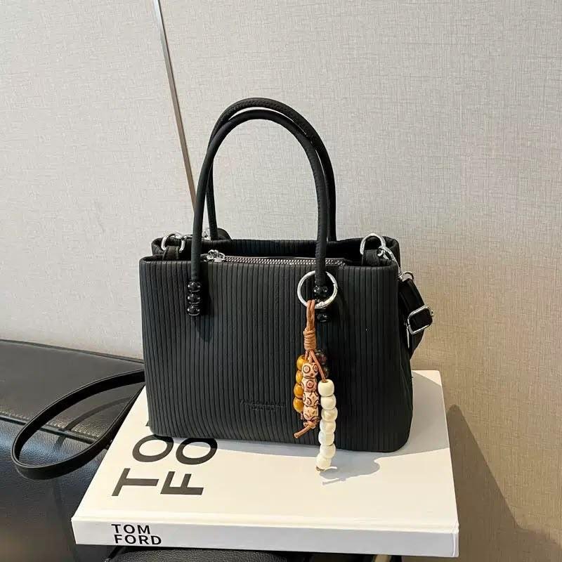 spritebutterfly's tweet photo. Check out this bag at our store on 0759831727 😊😊😊👜 @1Houseofsprite https://t.co/KFnGC8Eyts