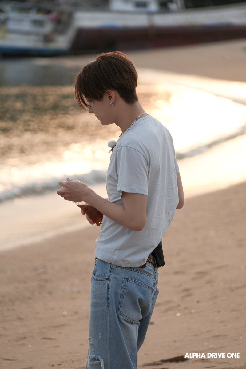 SANGWONGLOBALS's tweet photo. [📸] 260731 PLUS CHAT 

'ONE DREAM FOREVER' EP.23-24 Behind Photo  —#SANGWON

🔗 https://t.co/zCd4hC1Nr6

#상원 #サンウォン #李相沅 #ALPHADRIVEONE #ALD1 #알파드라이브원 https://t.co/3tmcaJy8JY