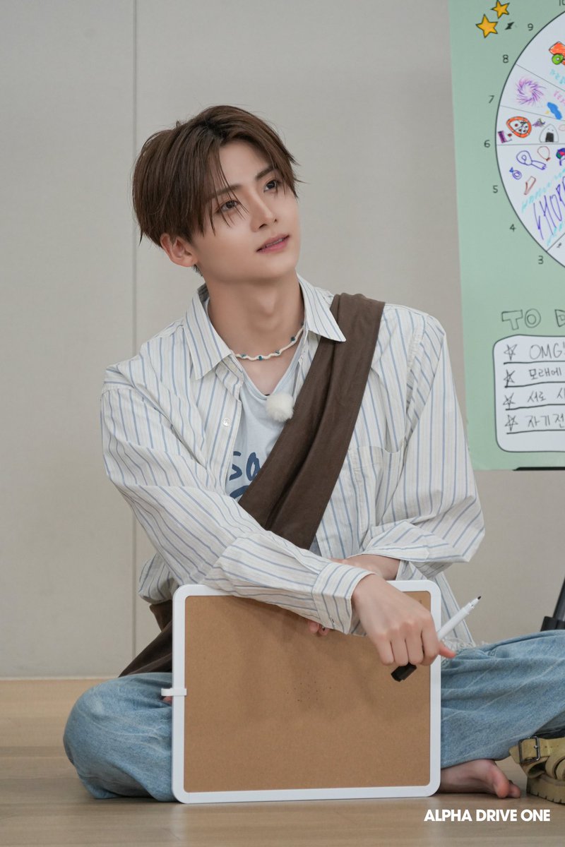 SANGWONGLOBALS's tweet photo. [📸] 260731 PLUS CHAT 

'ONE DREAM FOREVER' EP.23-24 Behind Photo  —#SANGWON

🔗 https://t.co/zCd4hC1Nr6

#상원 #サンウォン #李相沅 #ALPHADRIVEONE #ALD1 #알파드라이브원 https://t.co/3tmcaJy8JY
