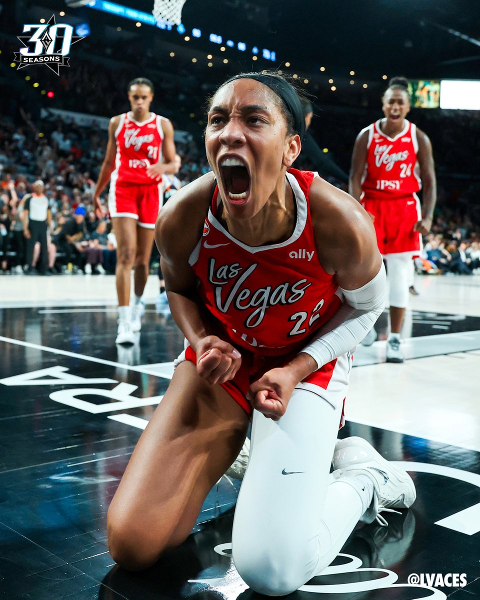 LVAces's tweet photo. 𝐅𝐢𝐟𝐭𝐡 30+ point double-double of the season for The M'𝐕P 😤

33 PTS
10 REB
6 AST
2 BLK
50% FG 

#ALLINLV https://t.co/0g154cWiyM