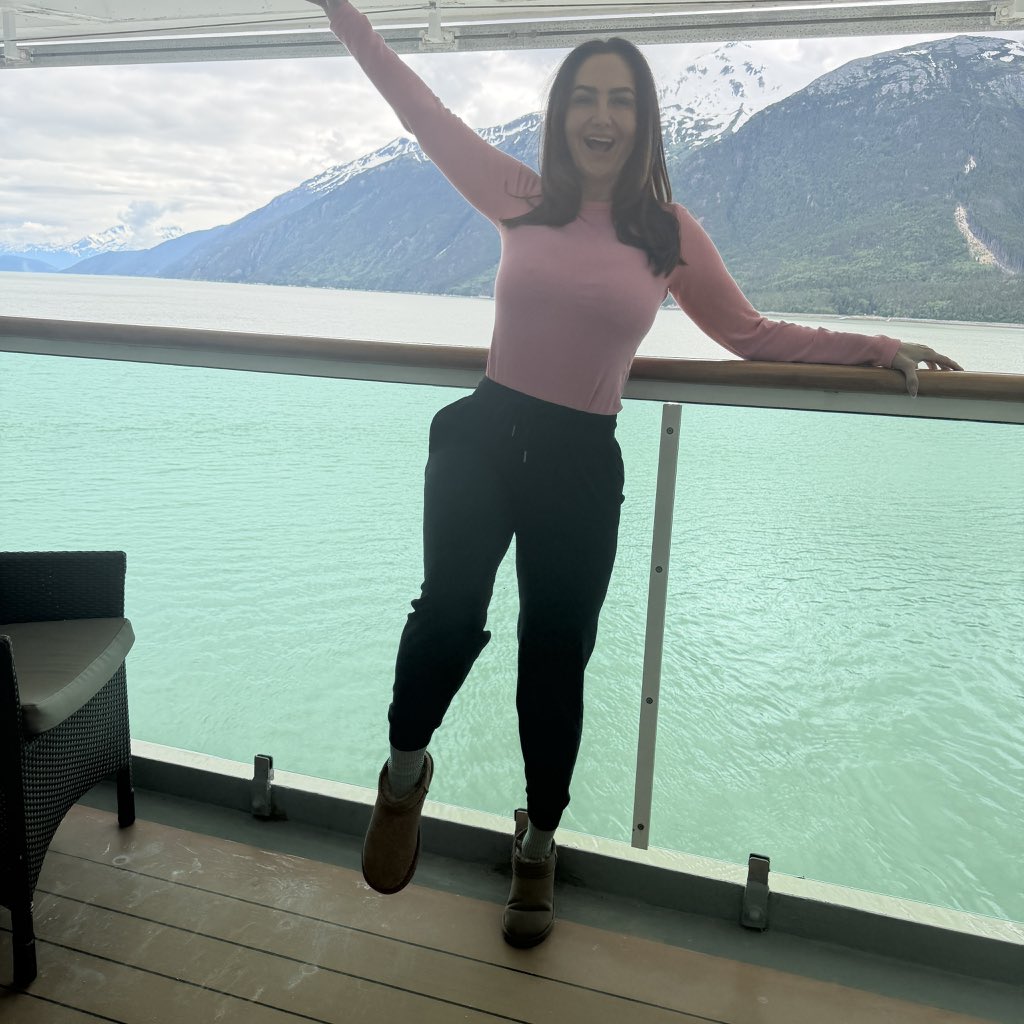 ava_addams86179's tweet photo. #throwbackthursday to my Alaska cruise https://t.co/jHcJT06BJp