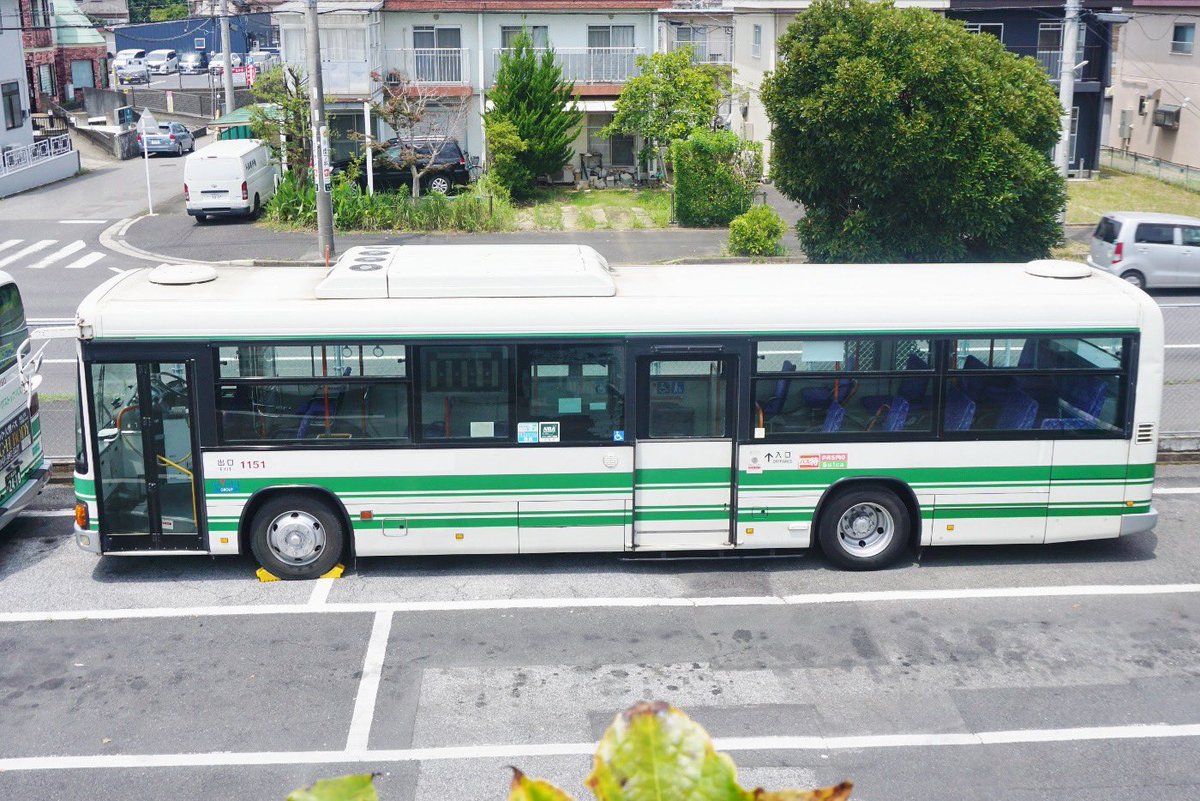 Ng1113_'s tweet photo. ［ラッピング解除］京成バス千葉イースト(四街道)_1151
H19年式PJ-のロングワンステ。R1年からかまとり住宅のラッピングがされていましたが、この度解除されました。代わりに1222にラッピングが施工されました。
6月から運用離脱中で、後部に千葉イーストの社名も追加されていません… https://t.co/ZO2a62Aucm