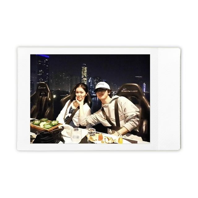 yeong228's tweet photo. 엄마 존나 블랙핑크 아빠는 그냥 서동현 https://t.co/d2MEEyaeNT