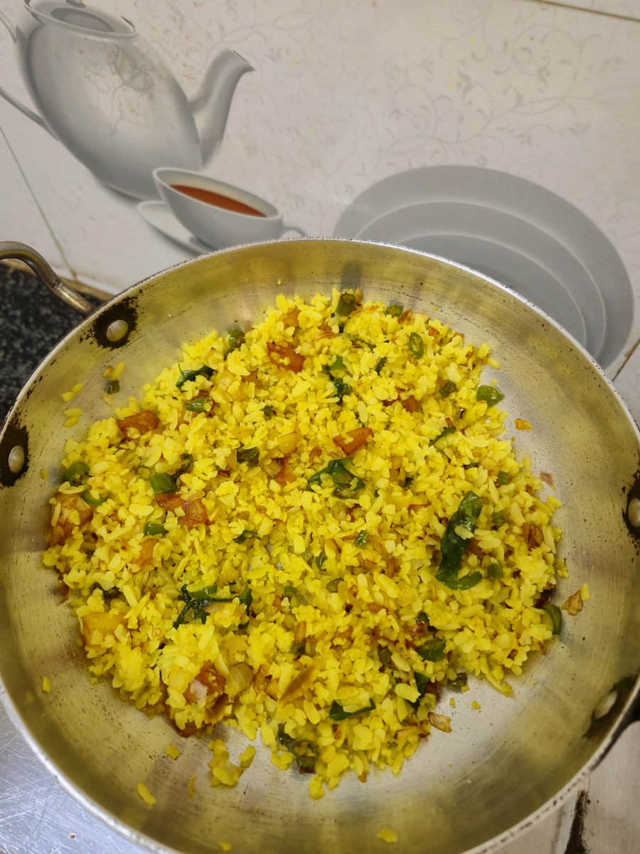 Herfooddelulu's tweet photo. My version of #indori #poha 🍋
#Friday #Breakfast https://t.co/kxSYP8nCwR