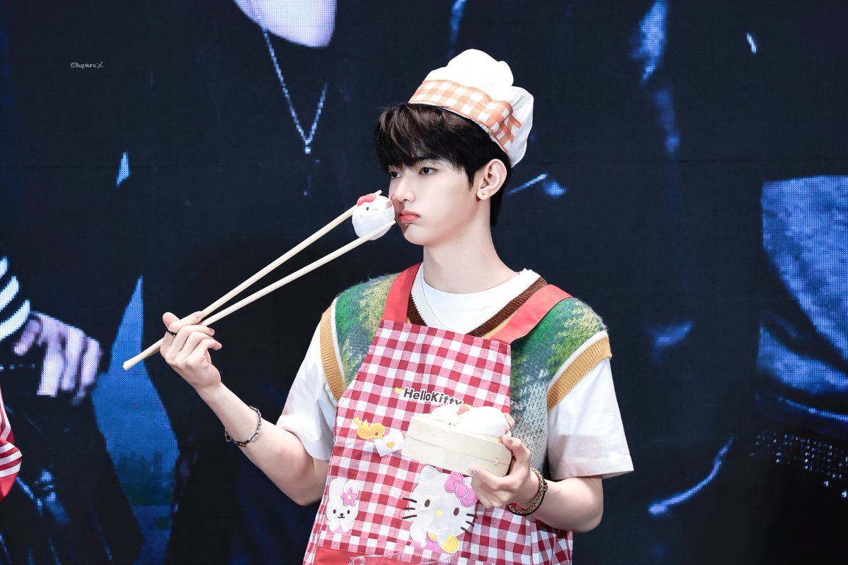 Chapters_Hao725's tweet photo. 260731

🎀・◦・ﾐ

·̩͙ ✎ ̼ ────  𝐂𝐡.𝟐𝟓𝟏 ──── ◛⁺⑅♡ ​​​

#ZHANGHAO #장하오 #章昊 #ジャンハオ
#AND2BLE #앤더블 https://t.co/R7GbCOB1P6
