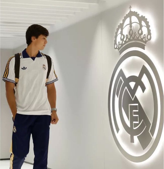theMadridZone's tweet photo. Gonzalo before his last match at the Bernabéu 🔙🥲 https://t.co/GeBbFOAJBQ