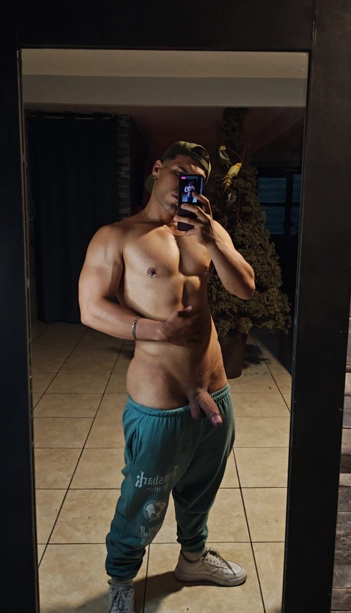 RojoRobZz's tweet photo. #chudai #Gay https://t.co/T88GS67MWA