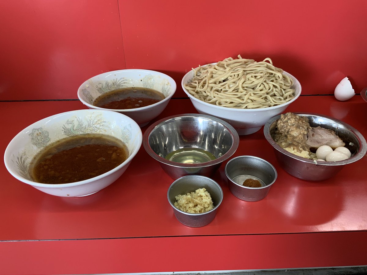 L2xR7ooFmTML4uq's tweet photo. ラーメン二郎ひたちなか店

大つけ麺＋裏つけ汁(野菜抜き)
生たまご　うずら　しょうが
トムヤムクンの素

#つけ麺
#ラーメン二郎
#ラーメン二郎ひたちなか店 https://t.co/4r7zT99ydT