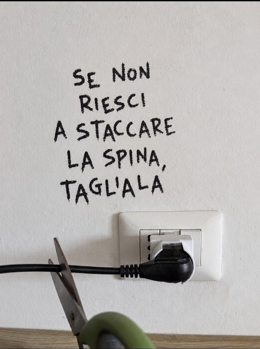 Fraciccio7's tweet photo. Buongiornooo dai che è venerdì ☕️☘️😎
#venerdi https://t.co/ATVA7UnWG3