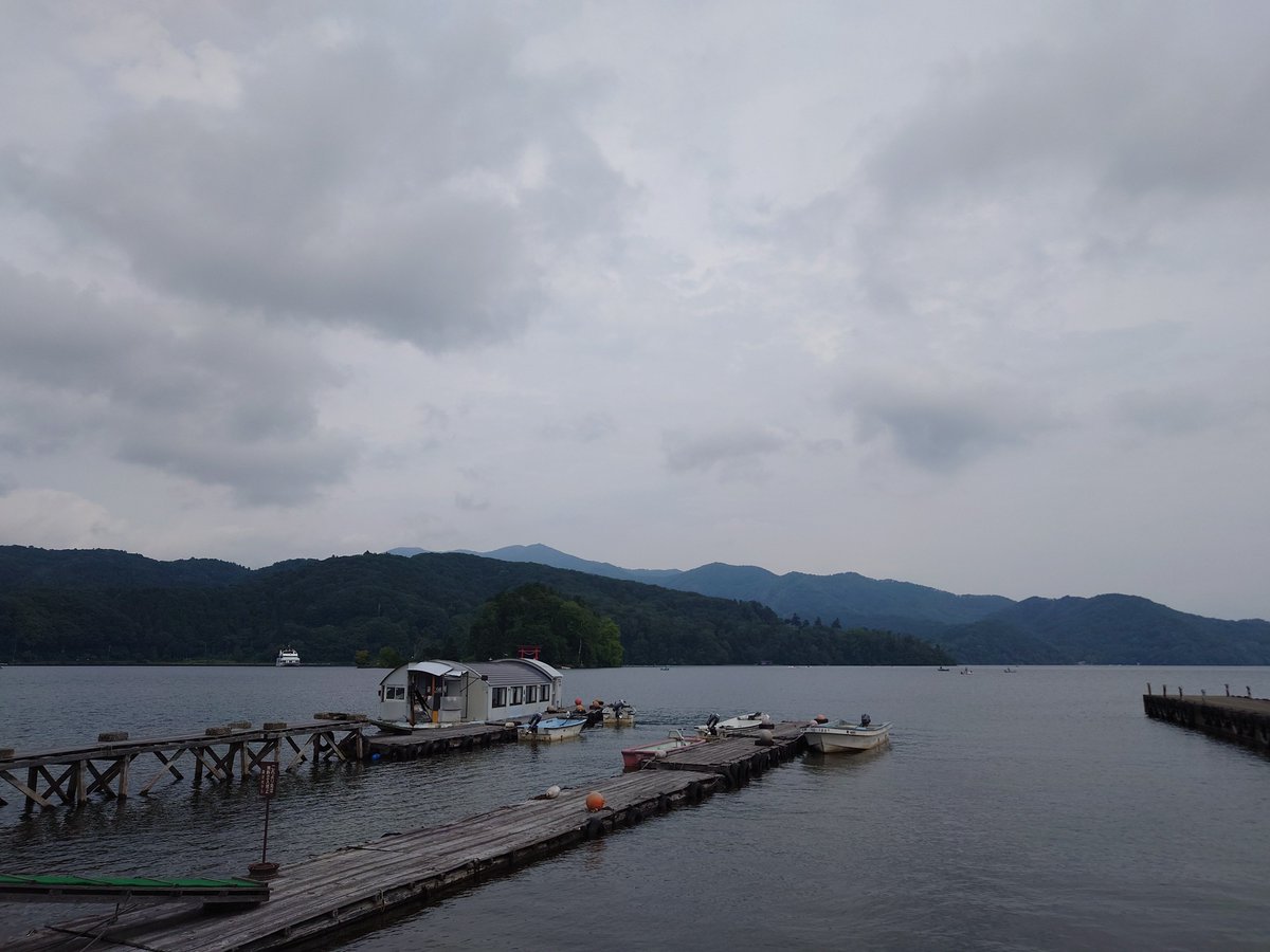 kimi_KT's tweet photo. 野尻湖には来ようとしてた。
けど、野尻湖って悪い意味でこんなだったっけ？
中学生以来なんだけどもっと整備されてたような、
もしかして今まで野尻湖だと覚えてた記憶が実は野尻湖じゃなかったのかなぁ。 https://t.co/EgYSugAZVi