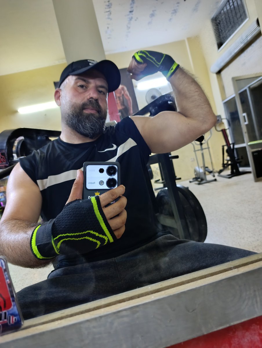 hamada_2_6's tweet photo. #صباح_الخير 🤍
#gym #workout https://t.co/wzZ0dBLxFr