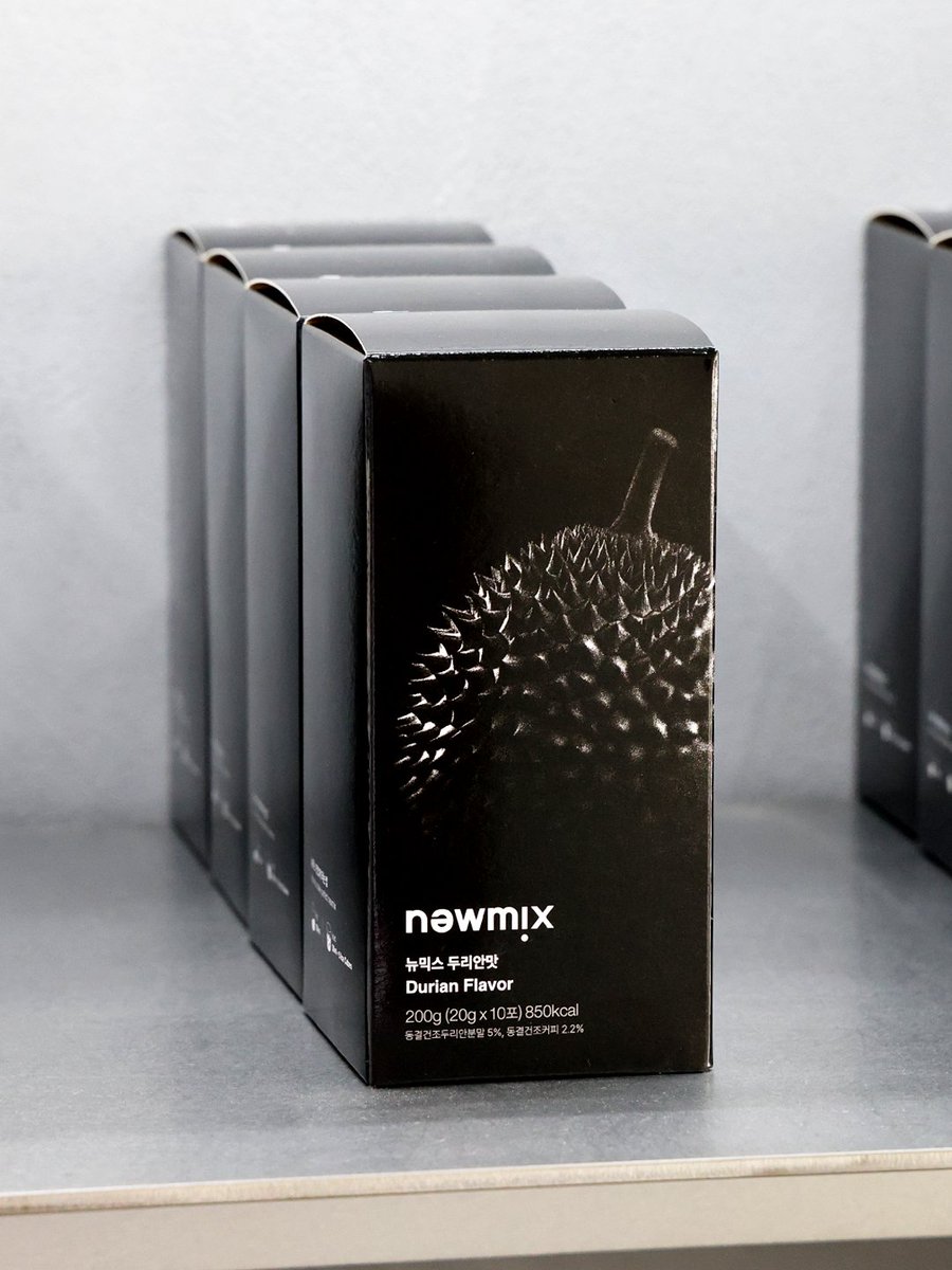 newmixcoffee's tweet photo. [𝗡𝗲𝘄] 👑ついに登場！ドリアン味✨

本日より、newmix ドリアン味を全店舗でお楽しみいただけます🙌
「果物の王様」と呼ばれるドリアンを、ミックスコーヒーでぜひお楽しみください☕💛

#뉴믹스 #newmix #ニューミックス #ニューミックスコーヒー https://t.co/6cWSRZSSgy