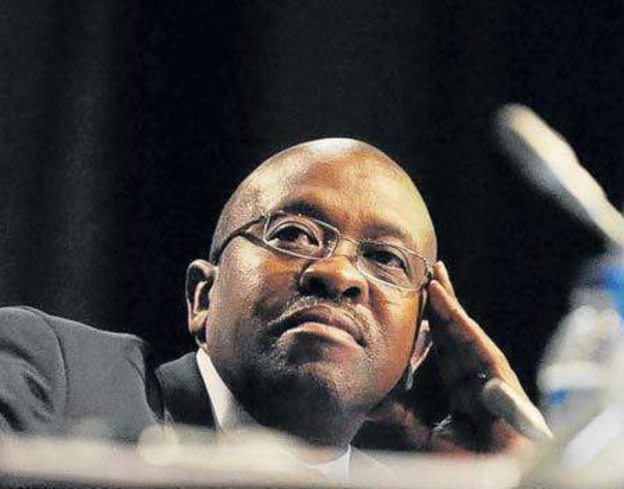 Sunflowerreal's tweet photo. Ntate Justice Madlanga  🙌🏿🙌🏿.
#MadlangaCommission https://t.co/fZZOnj6s5n