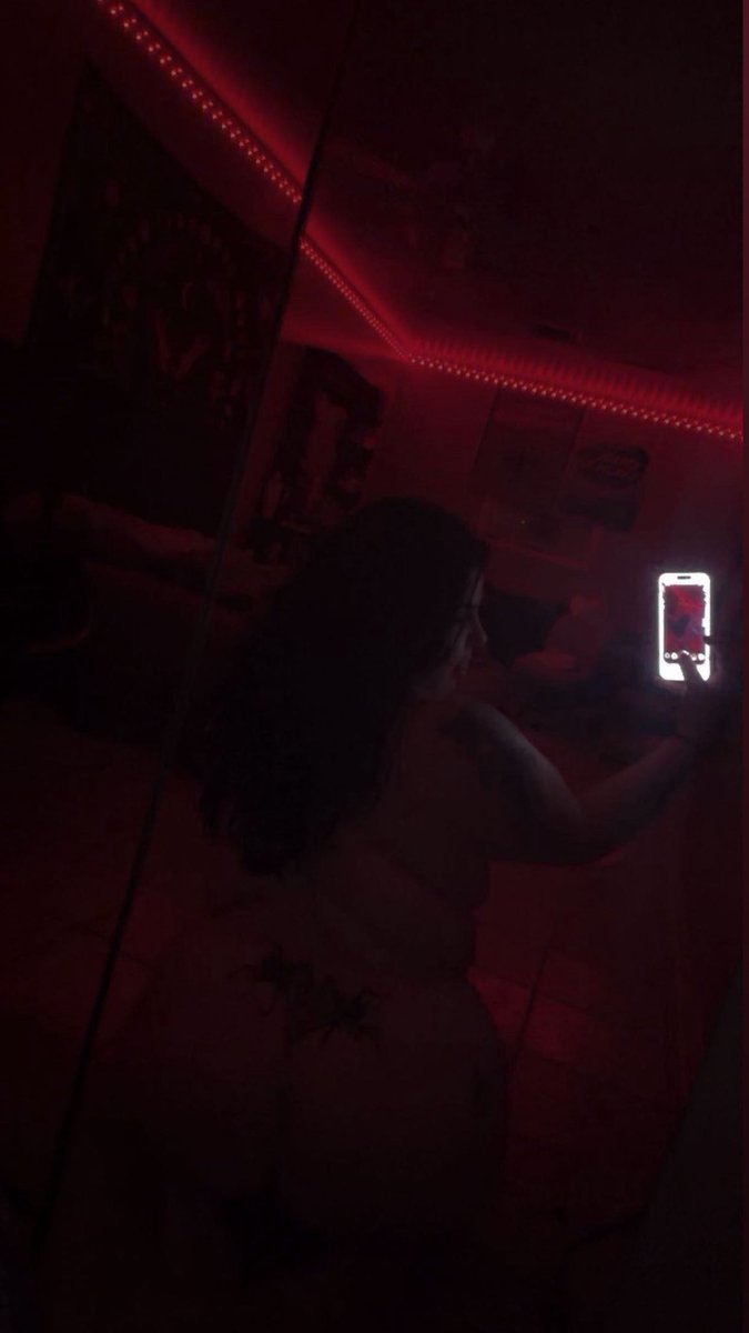 lilithFive0four's tweet photo. I have a $20 bundle on sale tonight so yall pm me 🤭😉 https://t.co/zGy8C8Q9iH