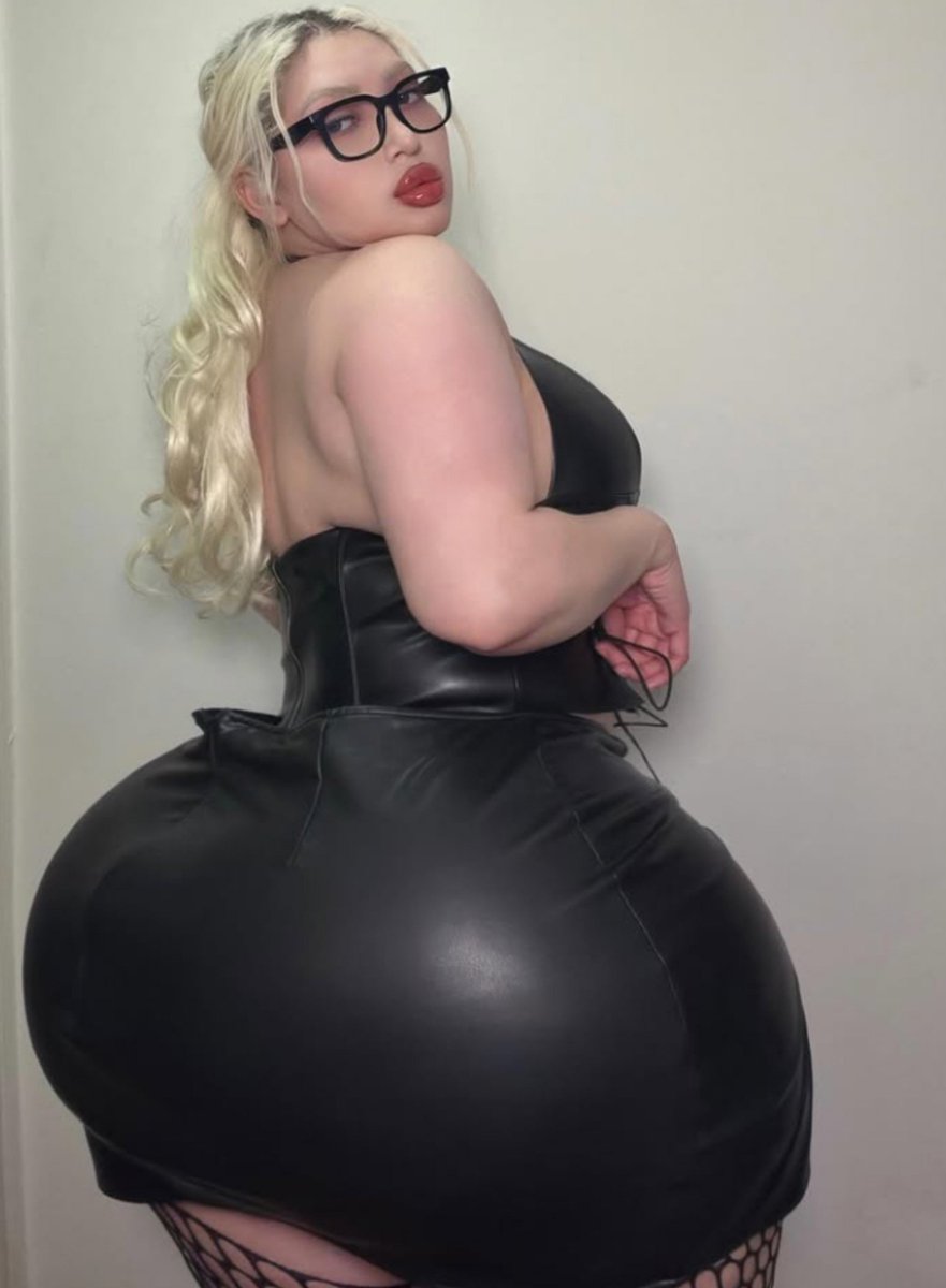Aaliyah_88's tweet photo. Rate my outfit 1-10🖤 https://t.co/8IZEFYf8Yu