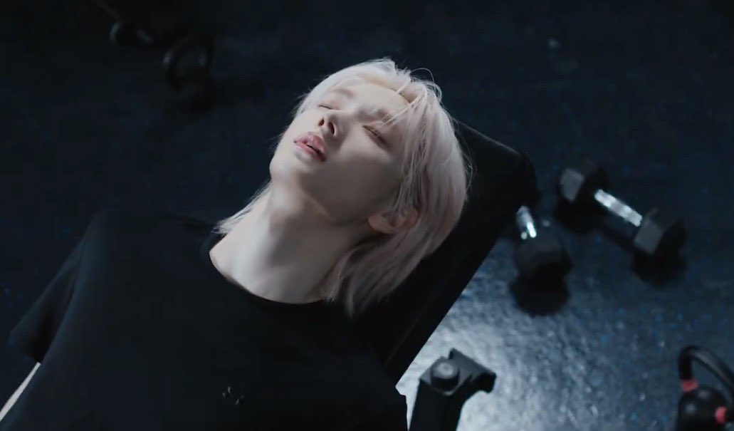 yeppii_ya's tweet photo. 아무것도 안허고 눈 감소 턱만 살짝 들고있는데
되게 야시꾸리한 사진 1위 뭐 이런거 같다 https://t.co/6MZBxseAfu