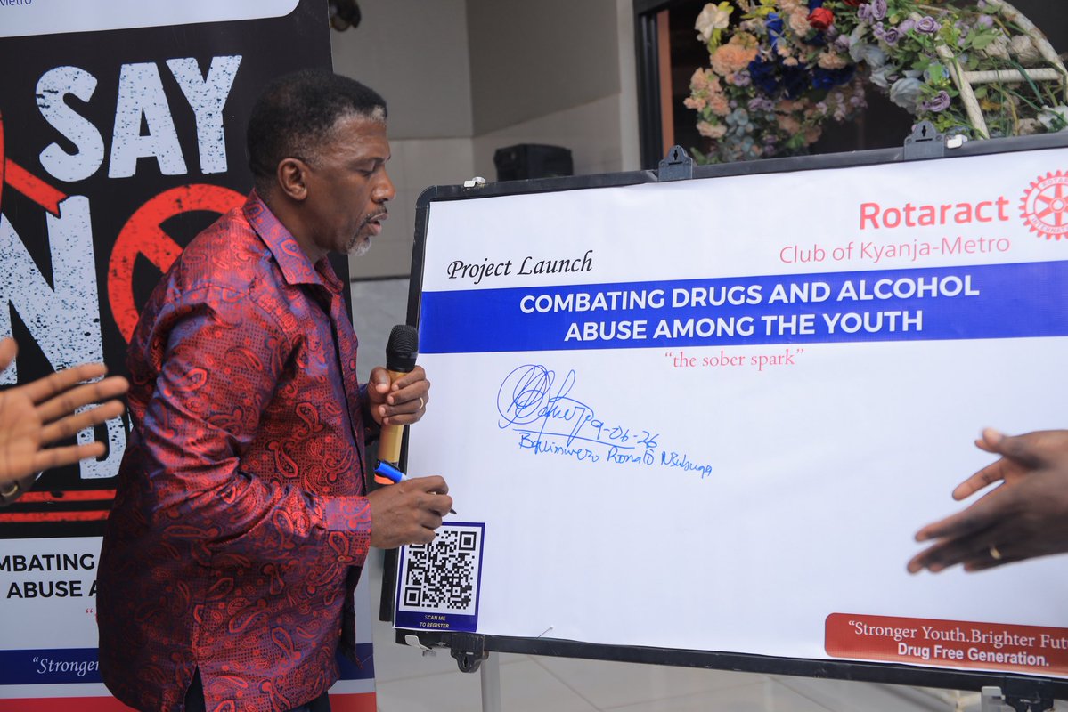 Dannymutebi's tweet photo. It was  pleasure to present an Accolade  to our Guest Of Honor RTN Paul Nampala who has supported and guided us through our vision.

Special thanks to the Lord Mayor Hon.  @RonaldBalimwezo for launching our project that aims at Combating Alcohol and drug abuse among youths. https://t.co/Mm0LNjXhAb