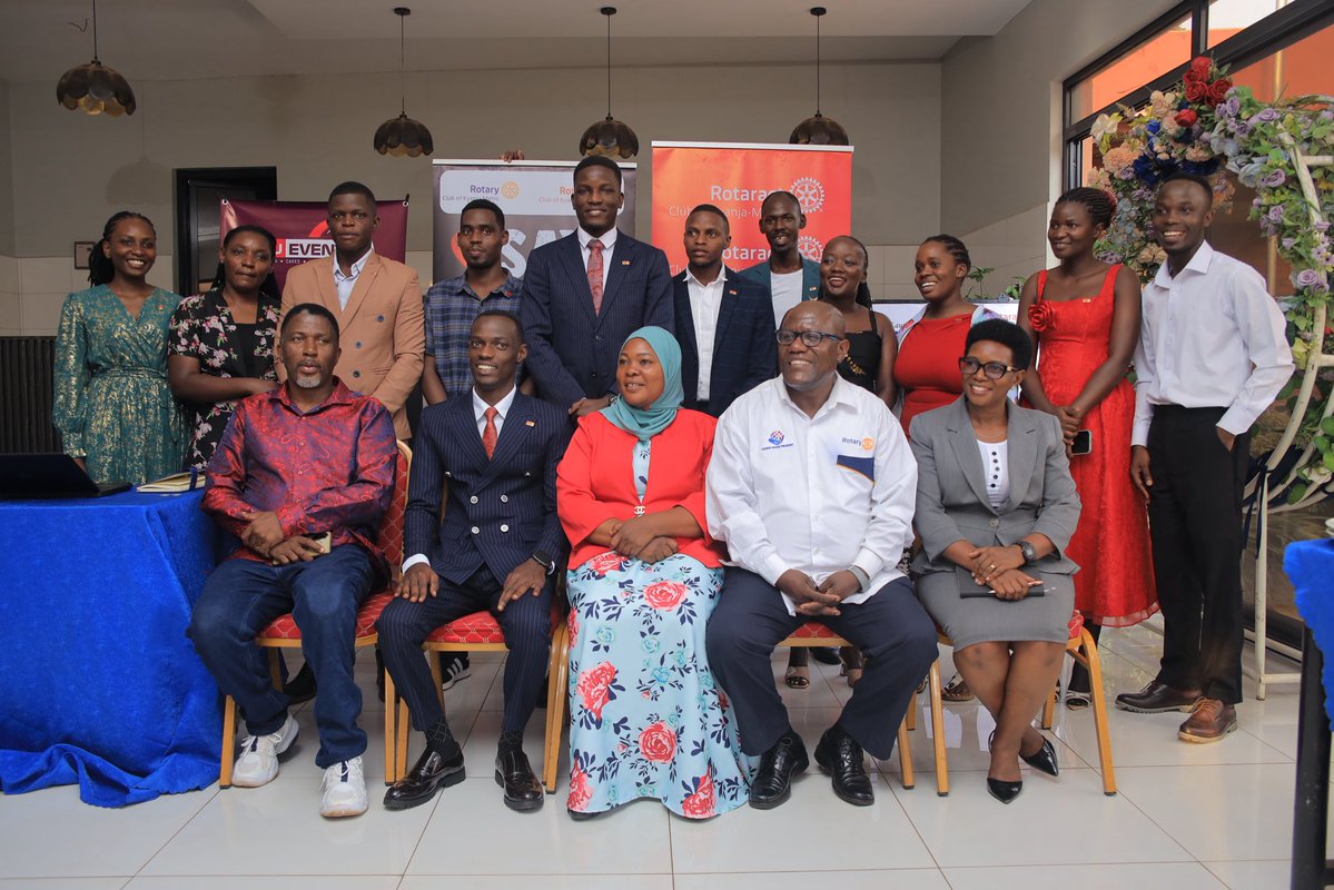 Dannymutebi's tweet photo. It was  pleasure to present an Accolade  to our Guest Of Honor RTN Paul Nampala who has supported and guided us through our vision.

Special thanks to the Lord Mayor Hon.  @RonaldBalimwezo for launching our project that aims at Combating Alcohol and drug abuse among youths. https://t.co/Mm0LNjXhAb