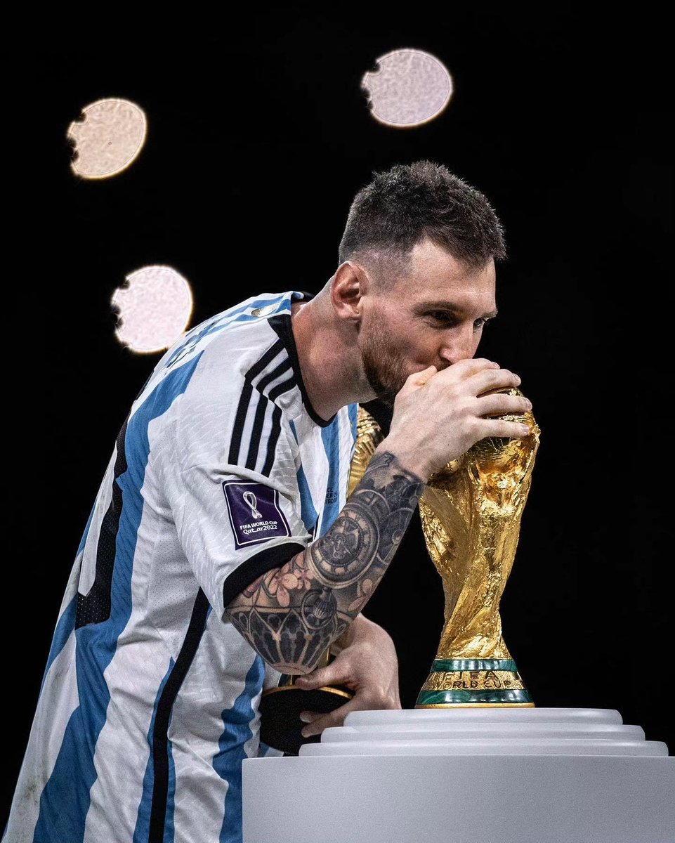 Brian24KB's tweet photo. @olami_plenty1 Messi without Infantino    Mbappe with Infantino

Factos👍👀⬇️ https://t.co/ztbjspGkNx