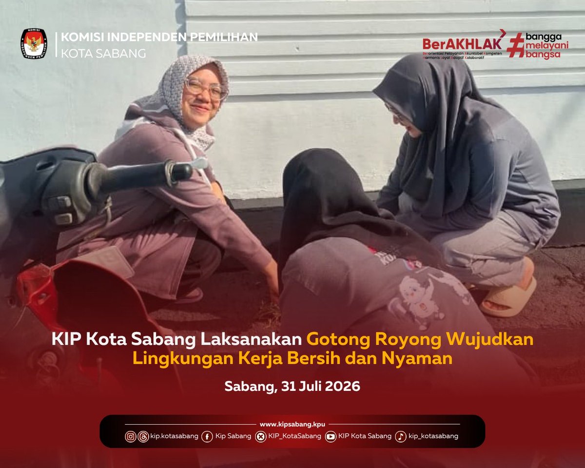 KIP_KotaSabang's tweet photo. #TemanPemilih Komisi Independen Pemilihan (KIP) Kota Sabang melaksanakan kegiatan gotong royong di lingkungan kantor pada Jumat (31/7). Kegiatan ini diikuti oleh seluruh jajaran sekretariat sebagai bentuk komitmen dalam menciptakan lingkungan kerja yang bersih, sehat, dan nyaman. https://t.co/3d177tVKF8