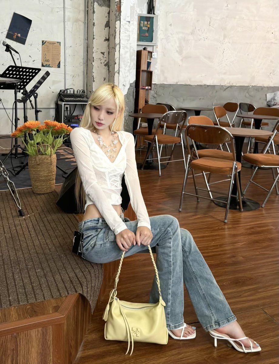 XueLuu_'s tweet photo. 你该好好想想要怎样我才能一直喜欢你 https://t.co/d7GgHLA76R