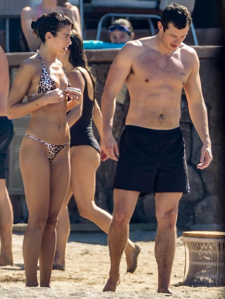 ShahiSwag's tweet photo. Dua Lipa and Callum Turner Soak Up the Sun in Mexico 🥵 https://t.co/5ldqAS3JKM