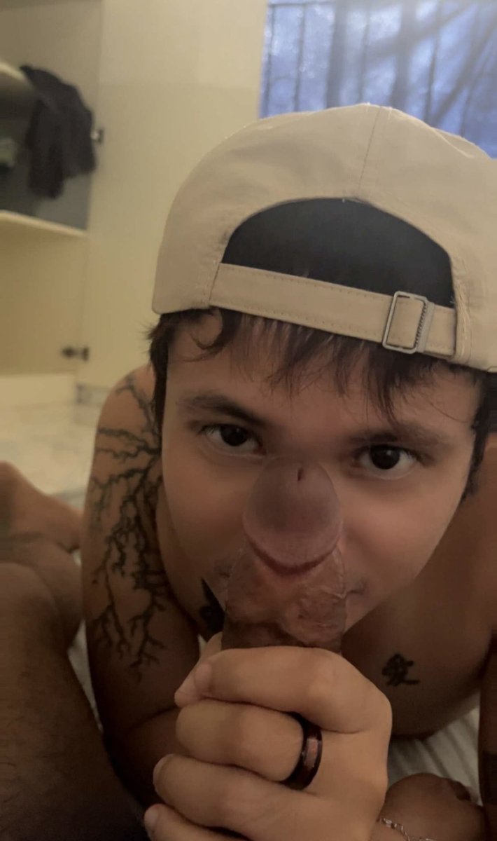 bboiken93's tweet photo. Nakilala ko lng sa blowers .. deppthroat malala ang na abutan ko sa laki ng titi nito .. sino next ? 🥵🍑🍆💦

#alteriloilo https://t.co/F4tKPjasem