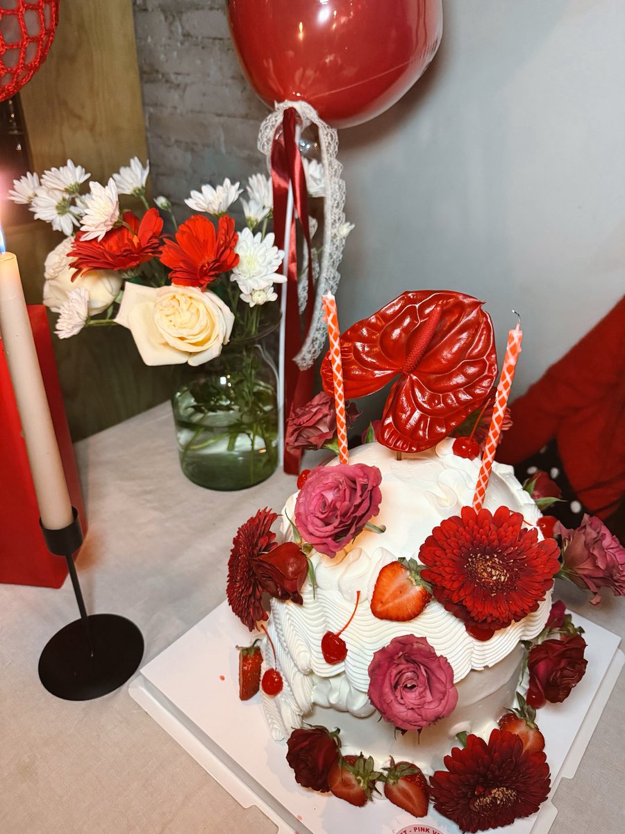 shania_xa's tweet photo. 24th 💌🎂 https://t.co/Wrrg1kwwQw