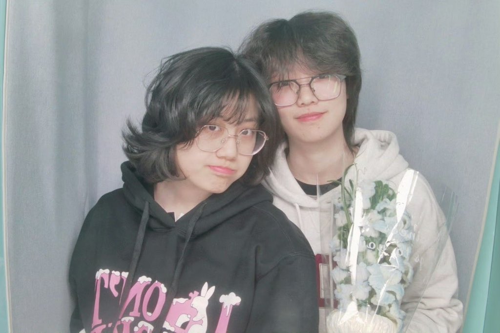 Hcyflashlighto's tweet photo. 🥰

#les #女同 https://t.co/zYRwAc8Wfh