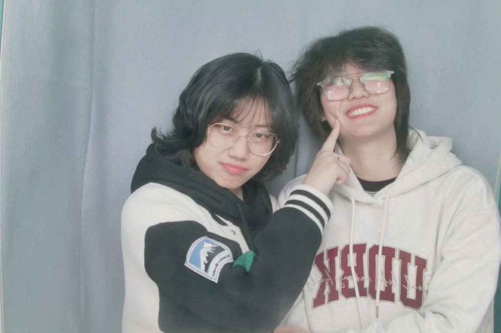 Hcyflashlighto's tweet photo. 🥰

#les #女同 https://t.co/zYRwAc8Wfh