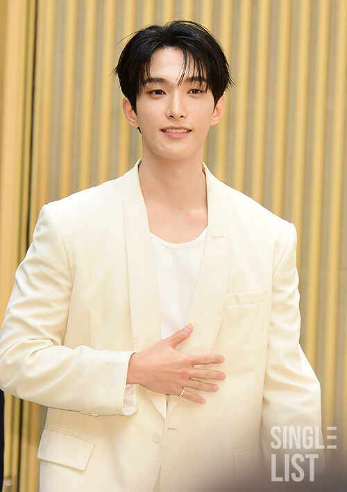 slist2015's tweet photo. [포토] 세븐틴 도겸 '첫 고정 예능에 설레는 입장'

#도겸 #DK 
#SEVENTEEN #세븐틴도겸 
@pledis_17
#내남은연애 #SBS내남은연애 
⬇관련기사⬇ 
https://t.co/ncrNsIIfBG https://t.co/dEeNiNIznS