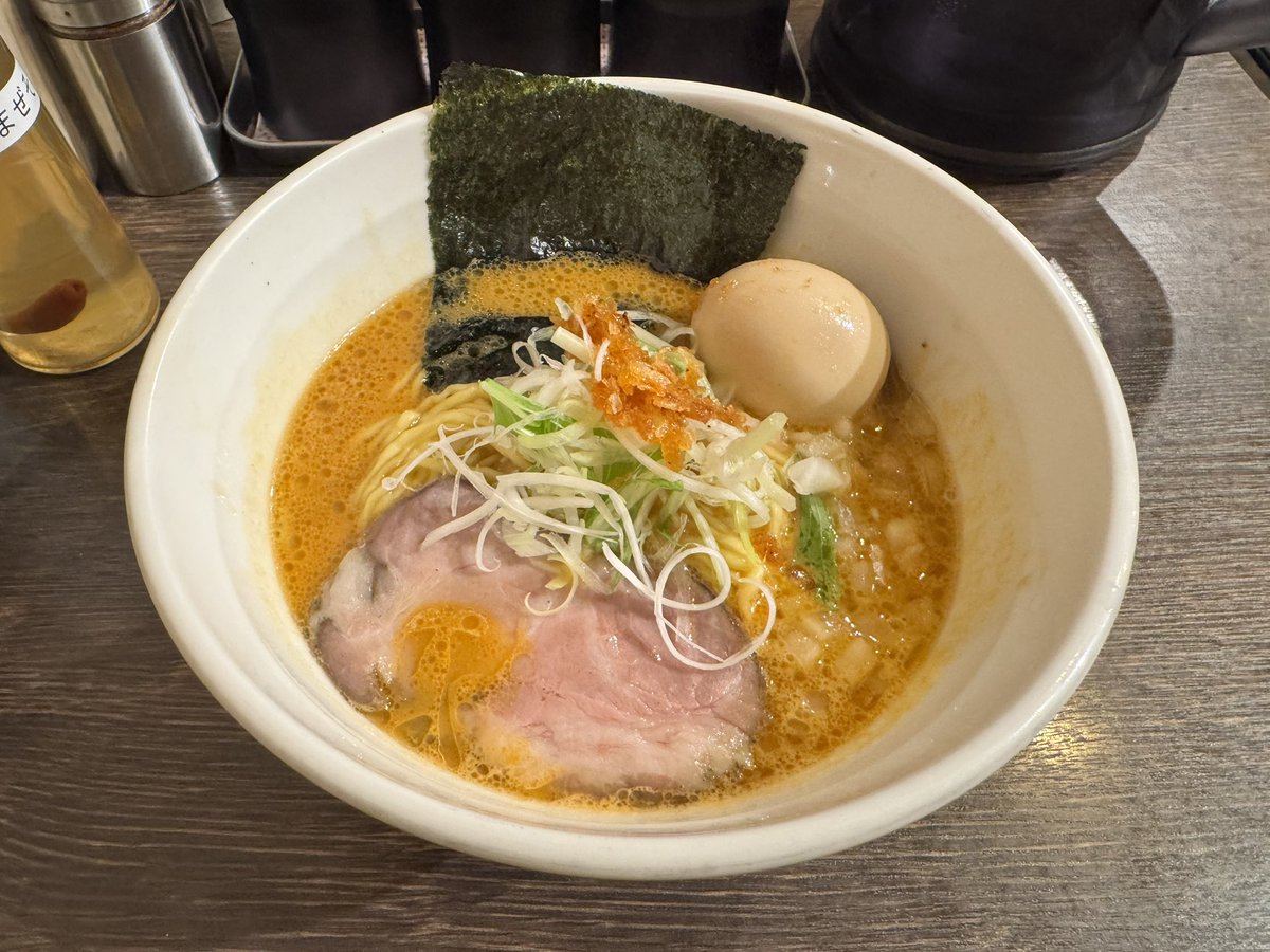 Studio_Ao320's tweet photo. 初めての天雷軒のオマール海老そば♪

濃厚で美味しかった😋 https://t.co/VYuIwam57U