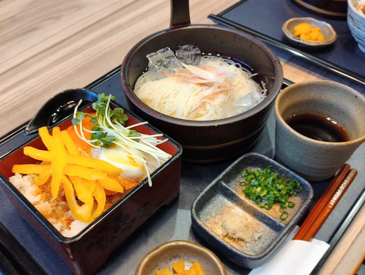 nami_live_now's tweet photo. 『 熟成かつ 天膳 』さん 🥢
🩷 そうめんﾐﾆ丼(醤油かつ)ｾｯﾄ 🩷
🩵 そうめんﾐﾆ丼(ｿｰｽかつ)ｾｯﾄ 🩵
🩷 とんかつカレー 🩷 https://t.co/rhnkV6oMFn