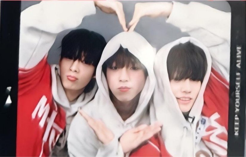 mimiraaA's tweet photo. Does it ever drive you crazy           Just how fast the night changes?

#STEVEN #스티븐 #STVN
#JLGaspar #AHOF_JL #아홉_제이엘
#JUWON #박주원 https://t.co/91MjBSfszS