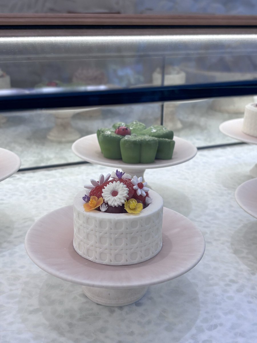 camelia4627's tweet photo. また来てしまったDior cafe
美味しいけど、お値段が可愛くなさすぎる💦 https://t.co/bLzVC20Vvx