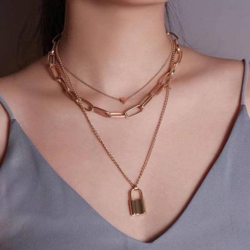 mirxclww's tweet photo. ratusan ribu ❌
belasan ribu ✅

ternyata pake aksesoris cantik ga harus mahal ✨💎

🛒 https://t.co/PQNzH3F99h
🛒 https://t.co/DuH16hloyi
🛒 https://t.co/uttFIgnRza
🛒 https://t.co/TuJfSG4GjG https://t.co/6rXicIrvGq