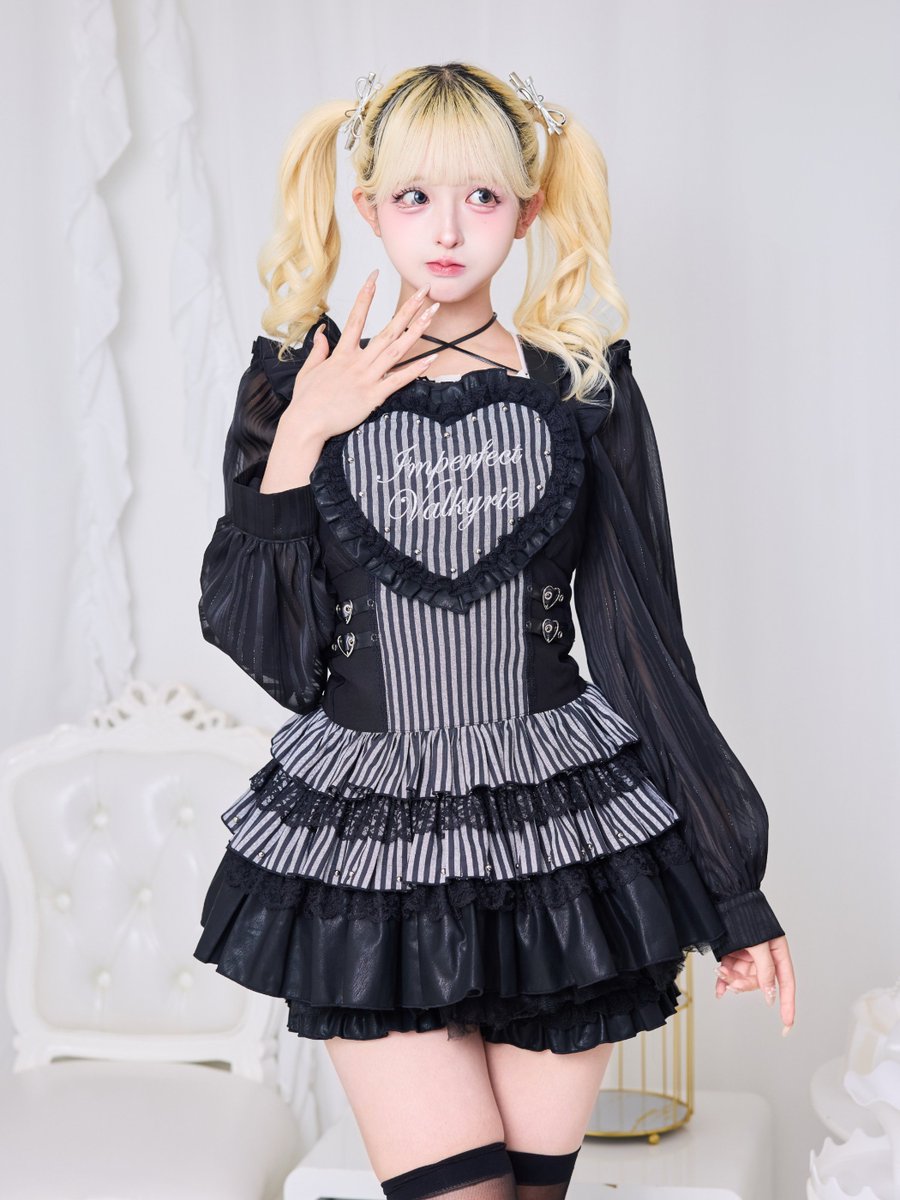 imval_info's tweet photo. ❤︎ 𝐈𝐌𝐕𝐀𝐋 𝐒𝐮𝐦𝐦𝐞𝐫 𝐂𝐨𝐥𝐥𝐞𝐜𝐭𝐢𝐨𝐧 ❤︎
IMVAL / Heart Apron Dress https://t.co/bH9KxkwsI1