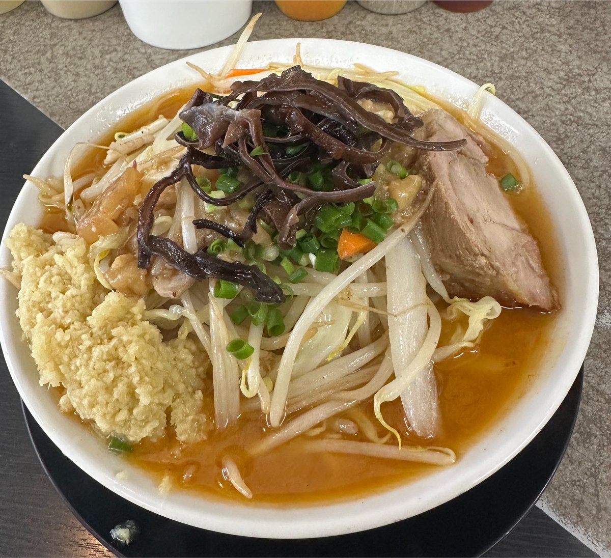 thxtcnbd's tweet photo. ラーメン鬼山 小松島店
豚辛タンメン（みそ味変更・生姜）

シャキシャキ野菜にホクホク豚！
味噌変更でマイルドな辛さになり、ゴワゴワの中太麺とスープの絡みが最高でした🔥
美味しく完食、ご馳走様でした！ https://t.co/EV2Utg41zk