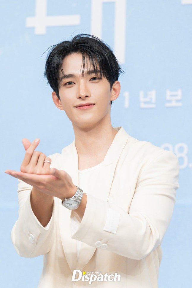 KyeomsBaekery's tweet photo. VARIOUS HEARTS FROM DOKYEOM🥹🤍🤍🤍

— 260731 Dokyeom at Love Against Time Press Conference #도겸 https://t.co/60nJFCSZFi
