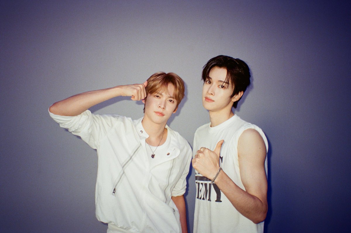 ruuuuusc's tweet photo. 냐냐냥 영원즈투샷 ㅠㅠ🧑‍🩰🧑‍🩰💕💕 https://t.co/ylea0DOuIM