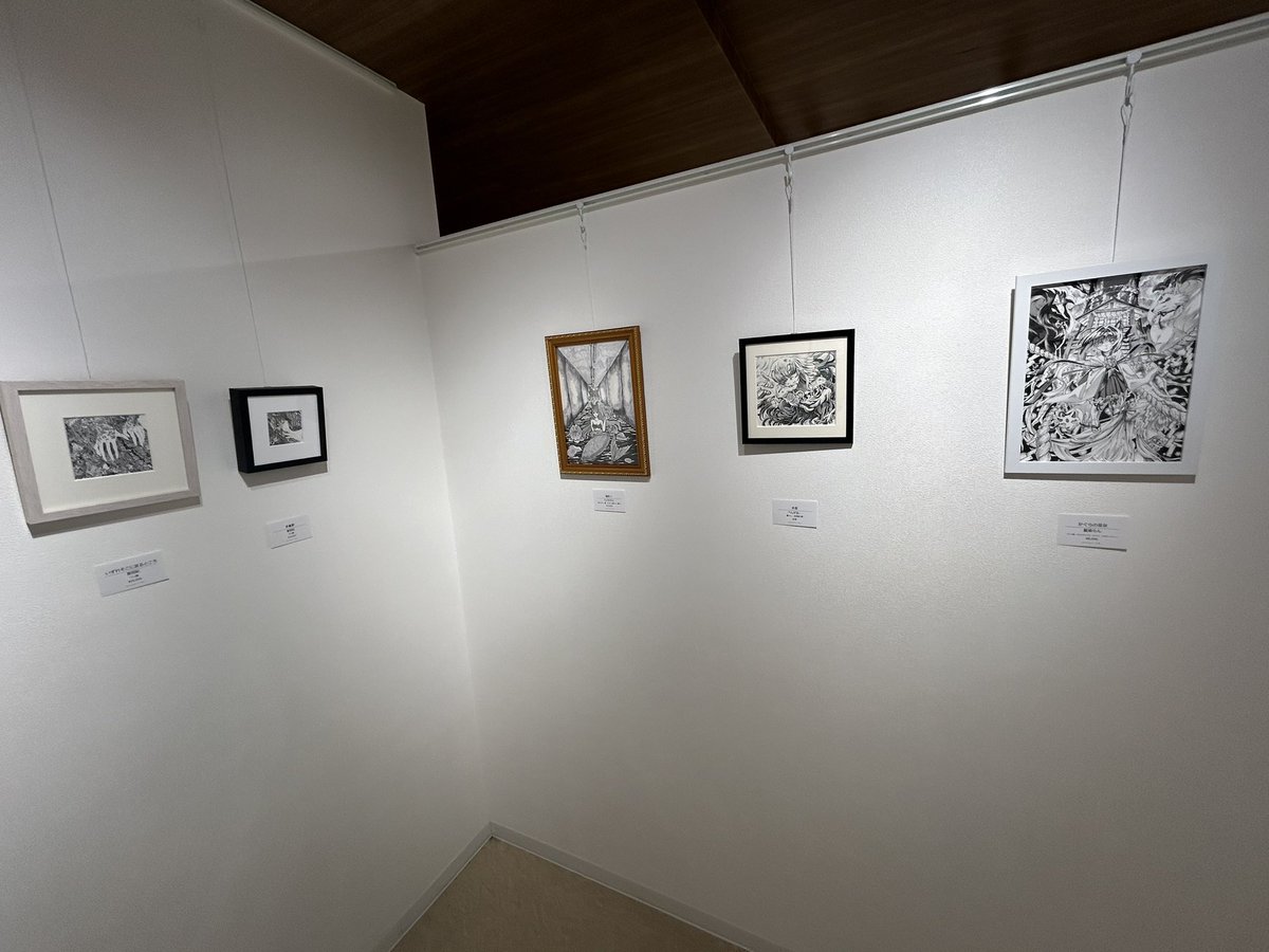 hiroshixhasuki's tweet photo. 【お知らせ】

加瀬ひろし-参加

gallery &amp;sing さんにて開催
（@gallery_andsing ）

『モノクロ展』

30日より開催！初日に伺ってきました！

50点のモノクロ作品が展示されておりイラスト一枚を展示させていただいてます！

8/10（月）まで開催してます！是非！
※火水休廊

#ギャラリー
#展示会 https://t.co/00nrv6pXsx