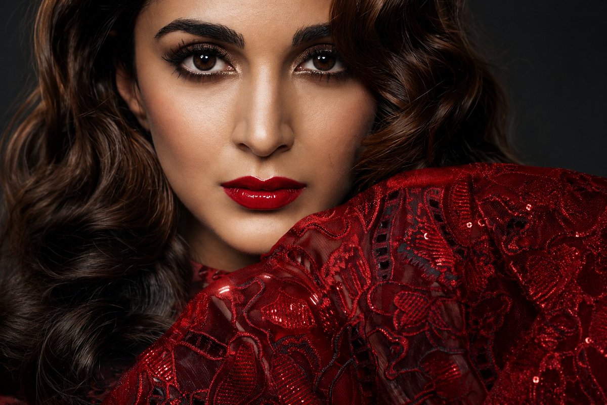purushothhere's tweet photo. Kiara Advani Bday Poster from #Toxic 

#KiaraAdvani as Nadia

#ToxicTheMovie #ToxicOn26thAug https://t.co/GQTjraIRDE